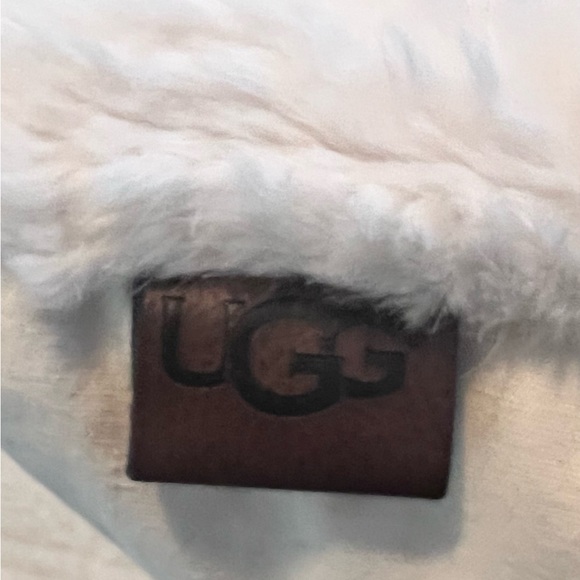 UGG pillow and insert - Picture 2 of 3